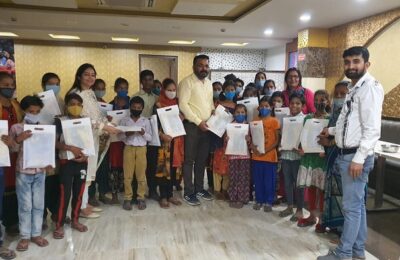 मिशन आगाज ए अक्षत संस्था के बच्चों के साथ अपना जन्मदिन मना कर संजय ठुकराल ने दिया बड़ा संदेश