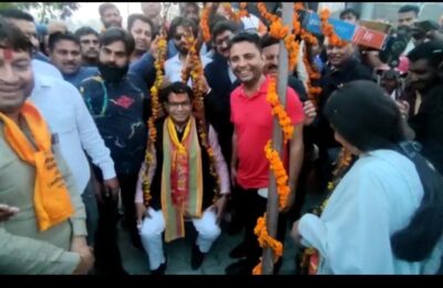 नव निर्वाचित बीजेपी विधायक शिव अरोरा का जाफरपुर क्षेत्र में हुआ भव्य स्वागत,स्वागत से शिव अरोरा हुए भावुक