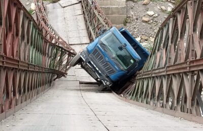 बड़ी खबर..उच्च हिमालयी क्षेत्र में नाबी और कुटी के बीच का पुल टूटा, इस पुल से जुड़ती थी चीन की सीमा पुल टूटने से आदि कैलाश को जोड़ने वाली सड़क हुई बंद